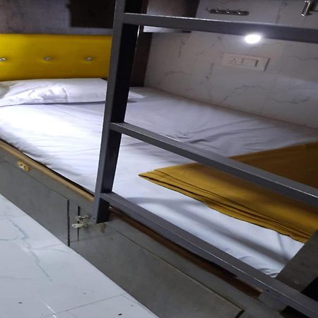 Neenava Dormitory Asalpha Mumbai Exterior foto