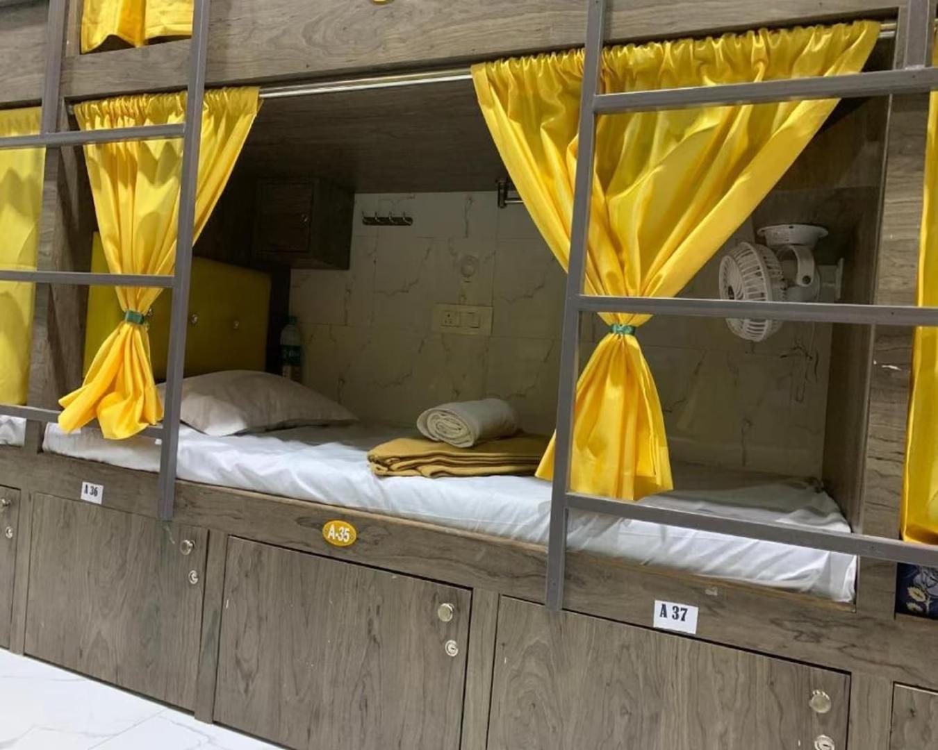 Neenava Dormitory Asalpha Mumbai Exterior foto